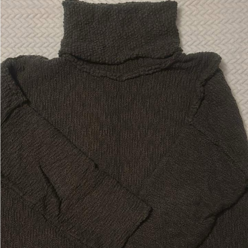 Women’s Boutique Olive Green Sweater